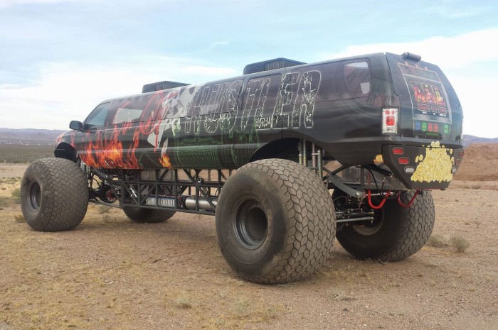 What It Looks Like When A Monster Truck Becomes A Limousine (9 pics)