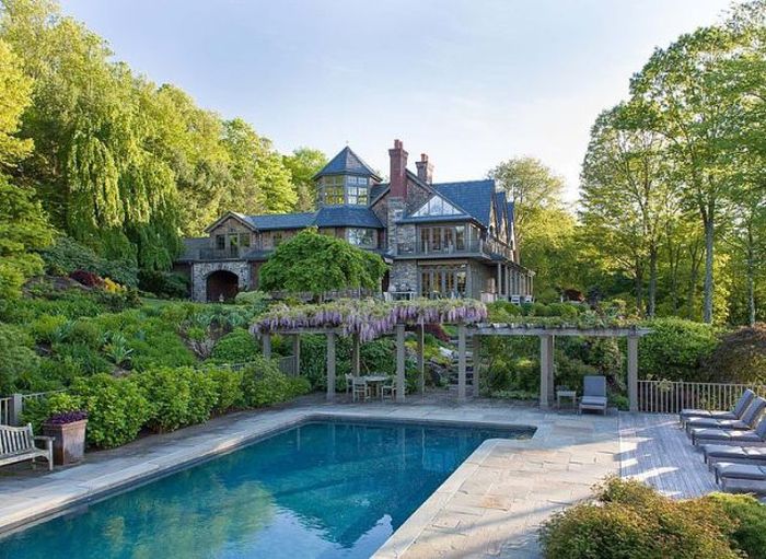 Take A Look At Bruce Willis’ New Luxury Mansion In New York (19 pics)