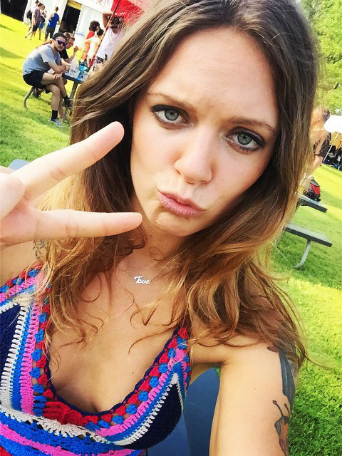 The Hottest Babes From Bonnaroo 2015 (39 pics)
