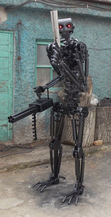 Man Builds A Real Life Terminator T-800 Replica (15 pics)
