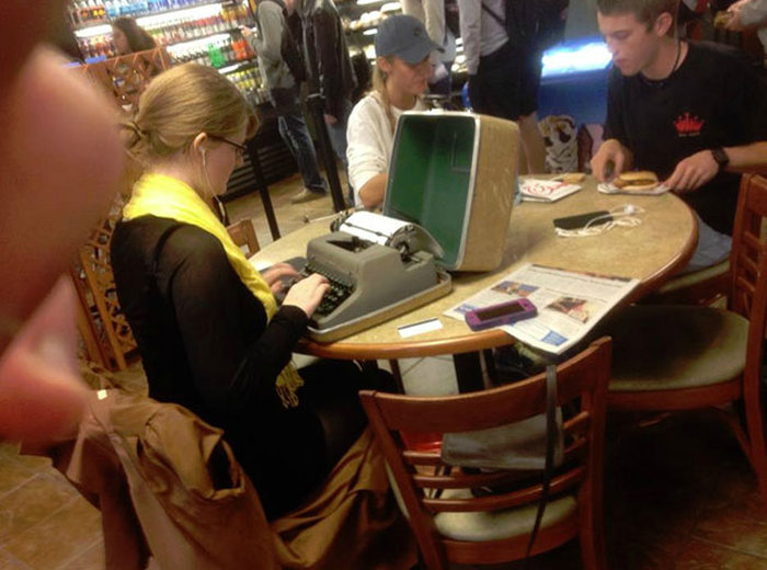 How To Spot A Hipster In Public (25 pics)