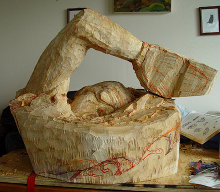 A Sculptor Turned This Tree Trunk Into Something Truly Amazing (16 pics)