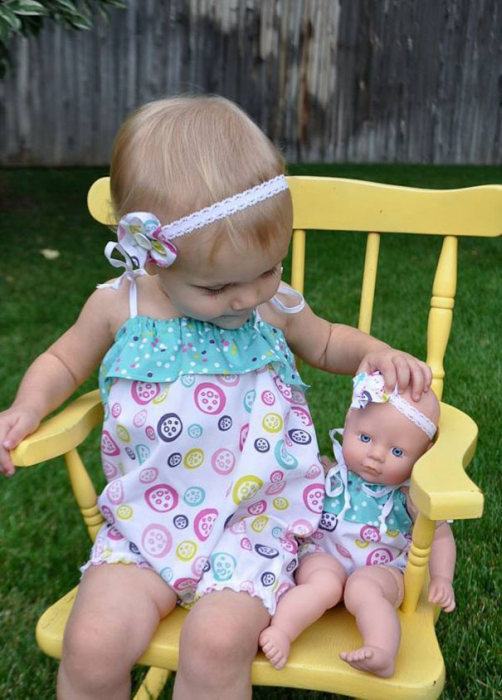 Children Who Look Shockingly Similar To Their Toy Dolls (34 pics)