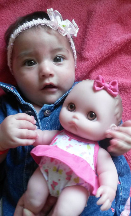 Children Who Look Shockingly Similar To Their Toy Dolls (34 pics)