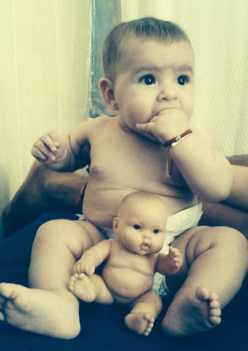 Children Who Look Shockingly Similar To Their Toy Dolls (34 pics)
