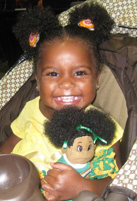 Children Who Look Shockingly Similar To Their Toy Dolls (34 pics)