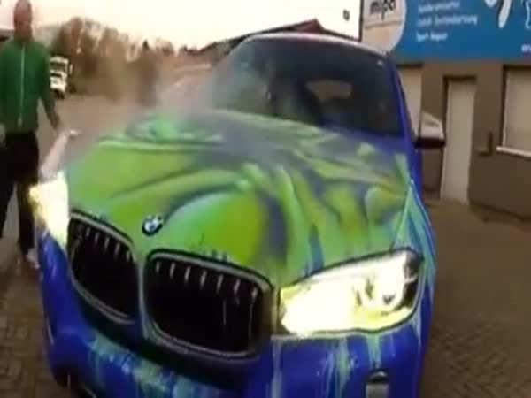 BMW Changes Color