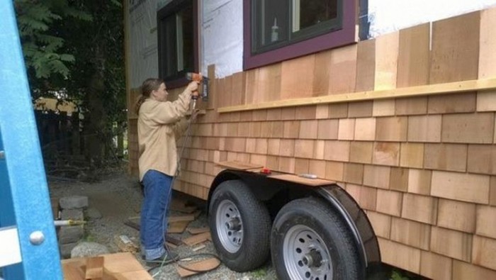 This Woman Built An Amazing Mobile Home All On Her Own (14 pics)