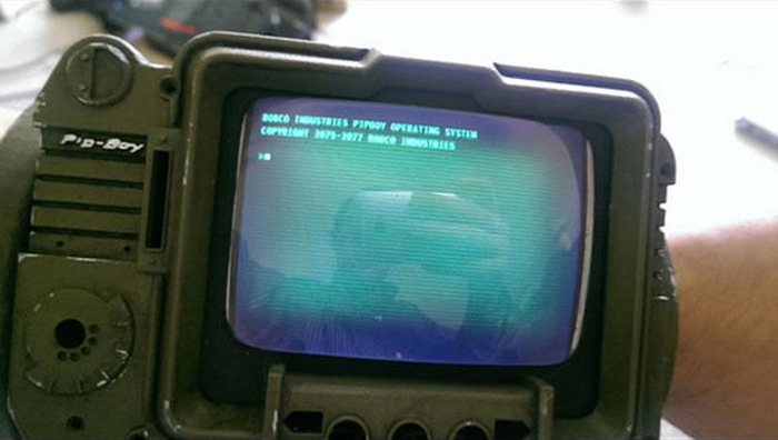 Fan Makes Working Replica Of The Pip-Boy 3000 From Fallout (16 pics)