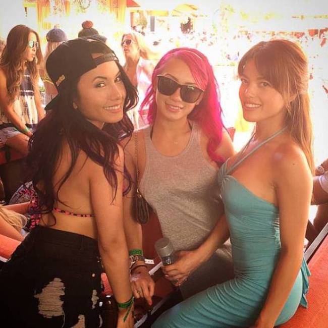 Get A Look At The Hottest Girls From EDC Las Vegas 2015 (37 pics)