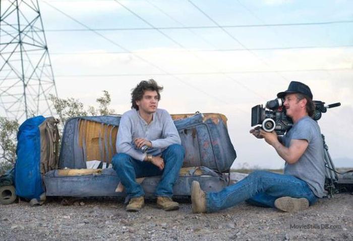 Photos That Take You Behind The Scenes Of Your Favorite Films (46 pics)
