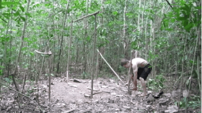 These GIFs Are Your Guide To Building A Shelter In The Wilderness (15 gifs)