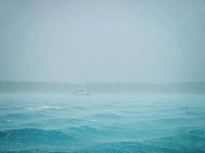 This Couple Quit Their Jobs To Sail The World Together (24 pics)