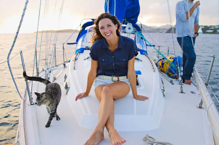 This Couple Quit Their Jobs To Sail The World Together (24 pics)