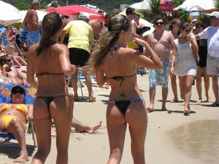 Bikini Babes Make Every Beach The Place To Be (52 pics)