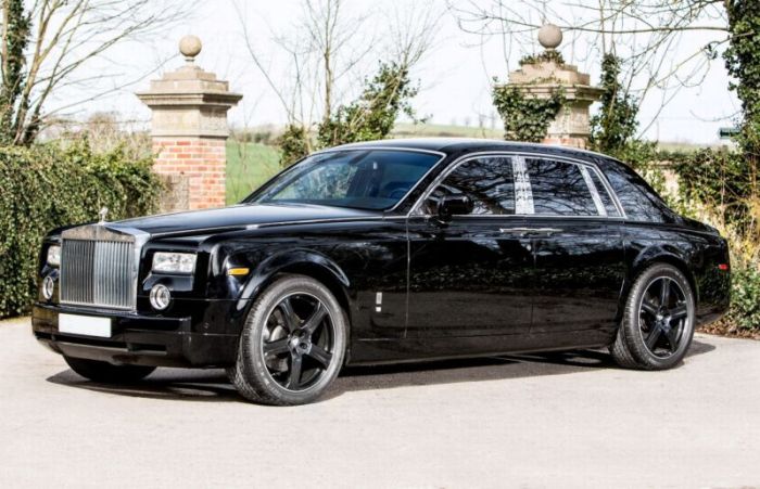 Crime Boss Hands His Car Collection Over To British Police (13 pics)