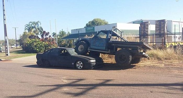 Man Uses Truck To Crush The Car Of His Ex-Girlfriend's New Lover (3 pics)