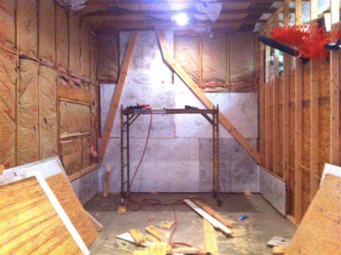 Family Builds The Coolest Wall Ever While Renovating A Room In Their Home (30 pics)