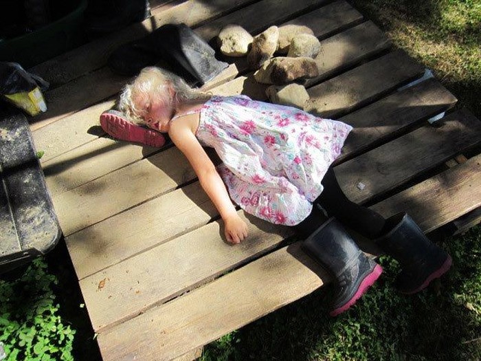 Pictures That Prove Kids Can Fall Asleep Anywhere (25 pics)