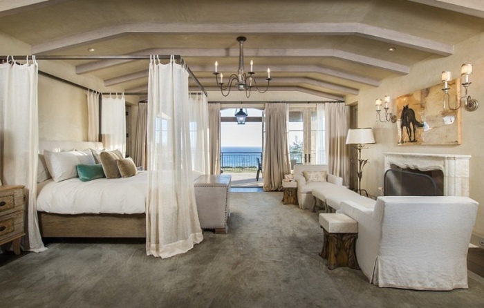 Lady Gaga's Malibu Mansion Is A Dream Come True (26 pics)