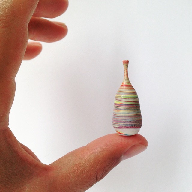 Artist Makes Some Of The World's Smallest Pottery By Hand (15 pics)