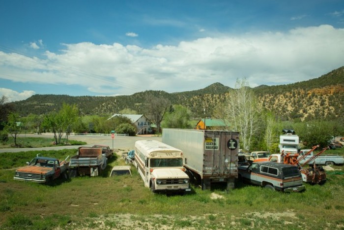 More Than 250 Cars Make Up This Vehicle Cemetery In Utah (29 pics)