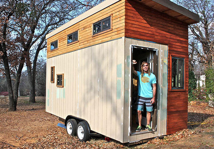 This College Student Built A Tiny Home So He Could Live Debt Free (4 pics)