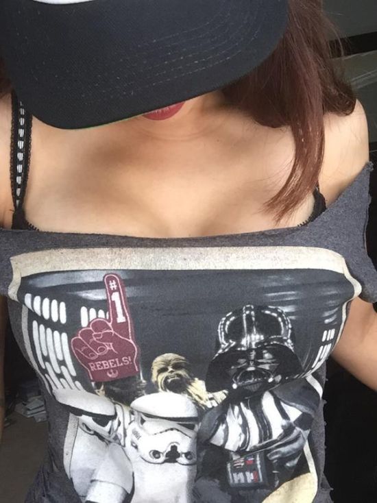 Nerdy Girls Love To Show Off Their Naughty Side (34 pics)