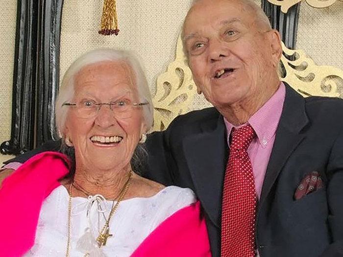 California Couple That Had Been Married For 75 Years Died In Each Other's Arms (7 pics)