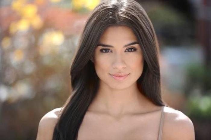 See How The Cast Of Orange Is The New Black Clean Up Out Of Character (34 pics) See How The Cast Of Orange Is The New Black Clean Up Out Of Character (34 pics)
