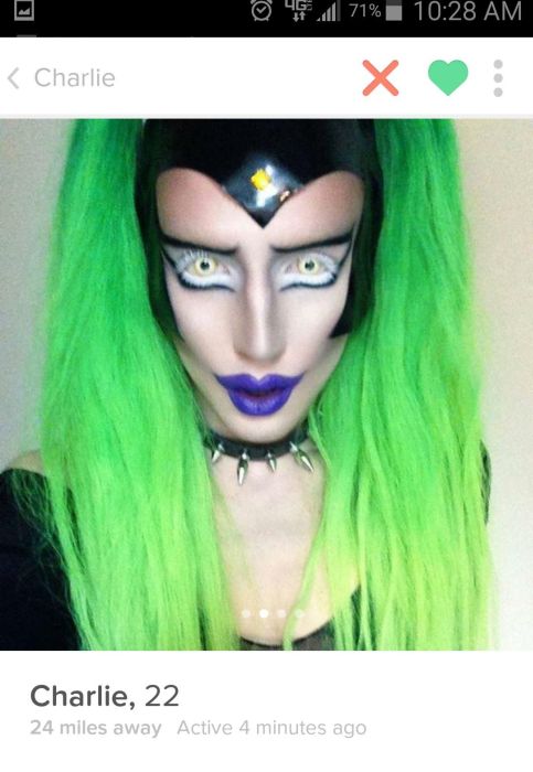 Tinder Profiles That Will Make Your Jaw Drop (27 pics)