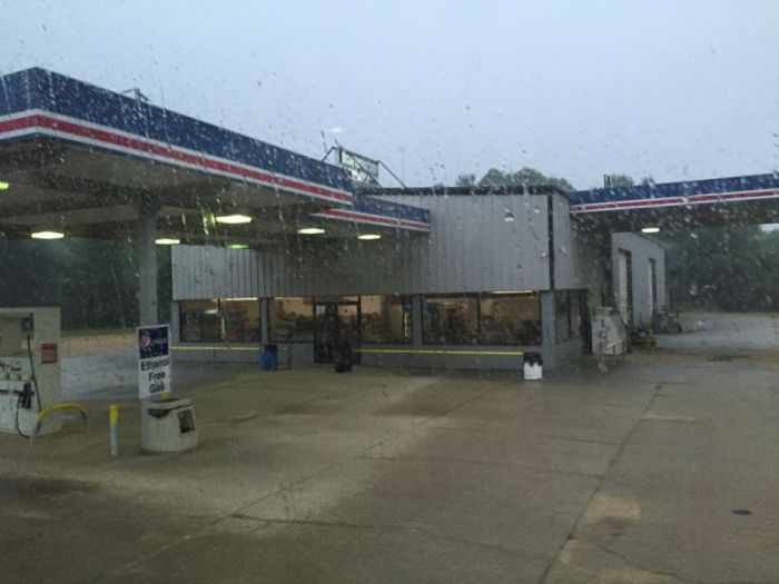 If You Break Into This Gas Station You're Going To Have A Bad Time (3 pics)