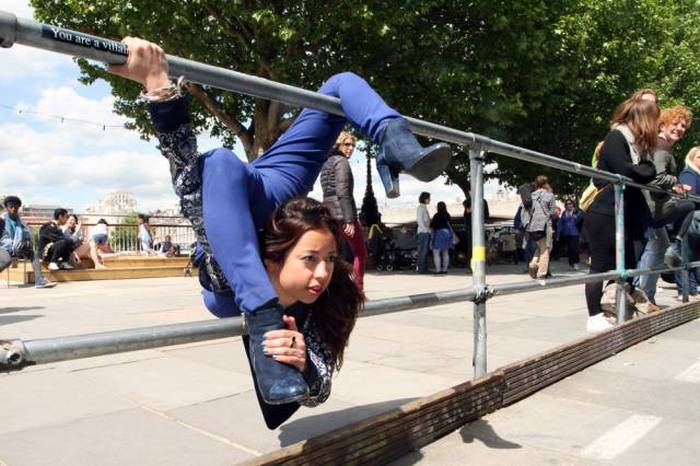 This Girl Is So Flexible That She Can Fit Herself Inside A Suitcase (19 pics)