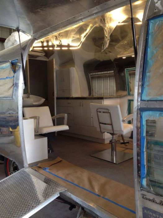 Old Trailer Gets Converted Into A Barber Shop On Wheels (18 pics)