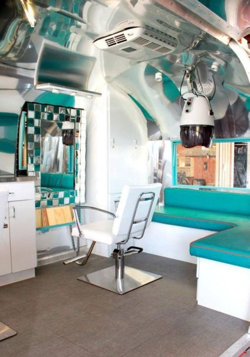 Old Trailer Gets Converted Into A Barber Shop On Wheels (18 pics)