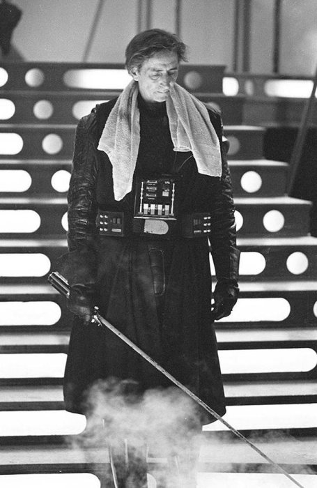 See How Famous Movies Were Made In These Candid Behind The Scenes Pictures (30 pics) See How Famous Movies Were Made In These Candid Behind The Scenes Pictures (30 pics)
