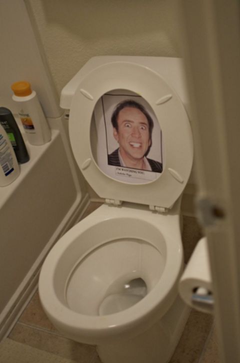 Hilarious Bathroom Pranks That Will Make You Pee Yourself (17 pics)