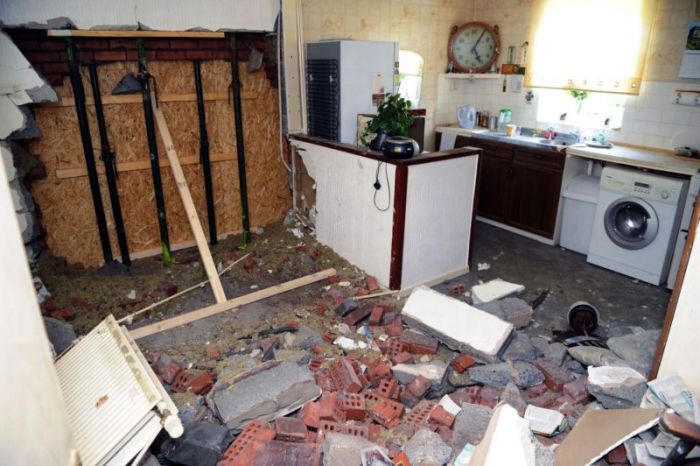 Drunk Driver Crashes Car Into 82 Year Old Woman's House (12 pics)
