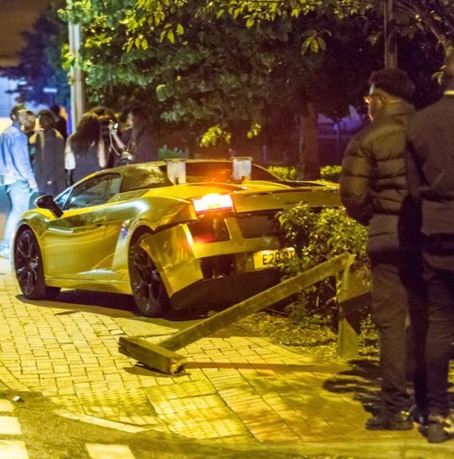 Stock Trader Laughs As His Lamborghini And Bentley Crash In The Same Night (6 pics)
