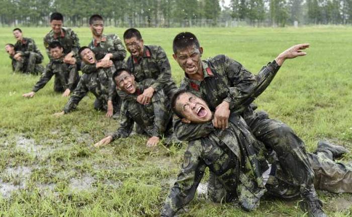 Military Training Programs That Only The Strong Survive (18 pics)
