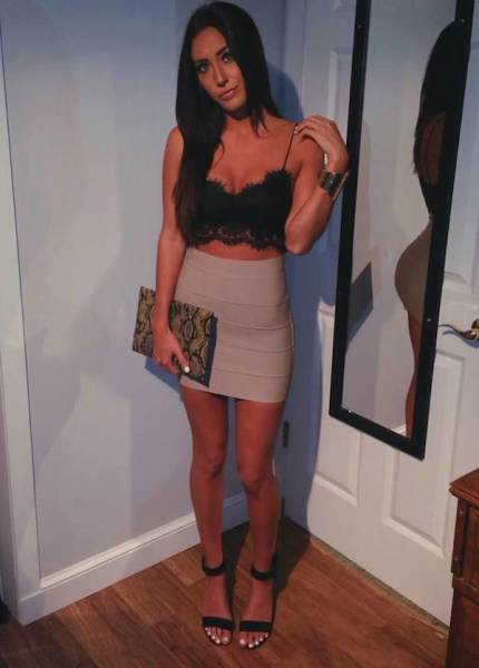 Babes In Tight Dresses Are Like A Present For Your Eyes (56 pics)