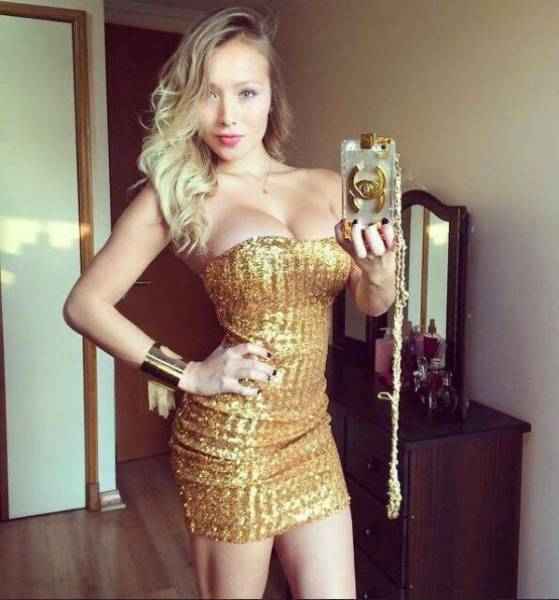 Babes In Tight Dresses Are Like A Present For Your Eyes (56 pics)