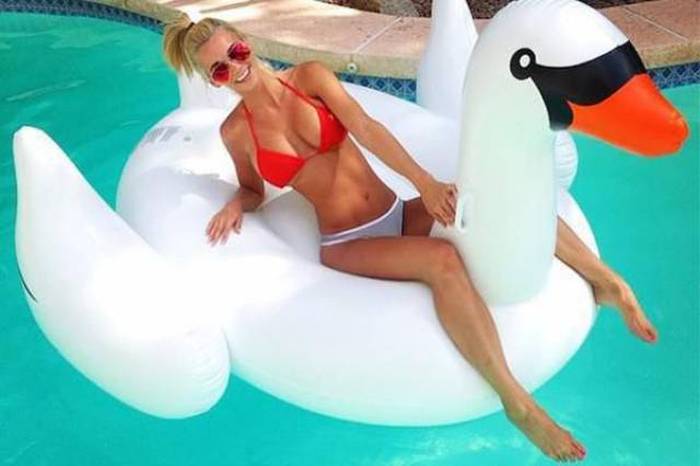 Summer Is Hot And So Are The Babes In Bikinis (67 pics)