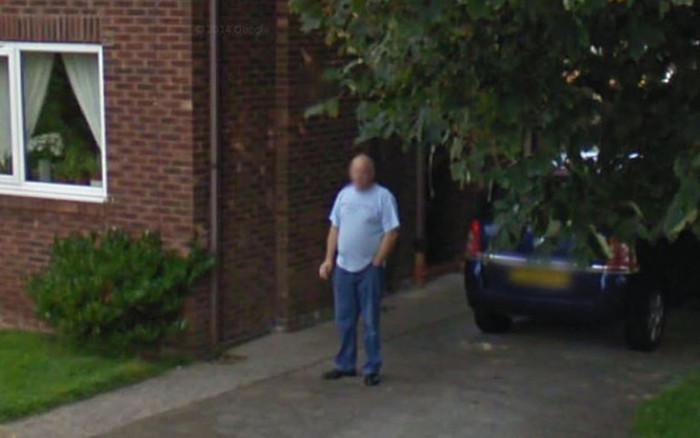 Husband Who Promised To Quit Smoking Gets Busted By Google Street View (2 pics)