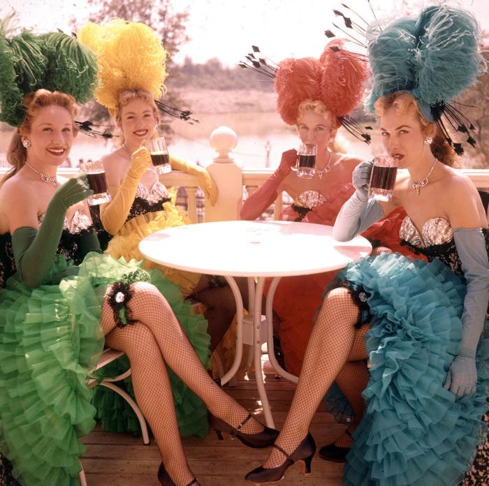 Photos That Captured Fascinating Moments And People Throughout History (21 pics)