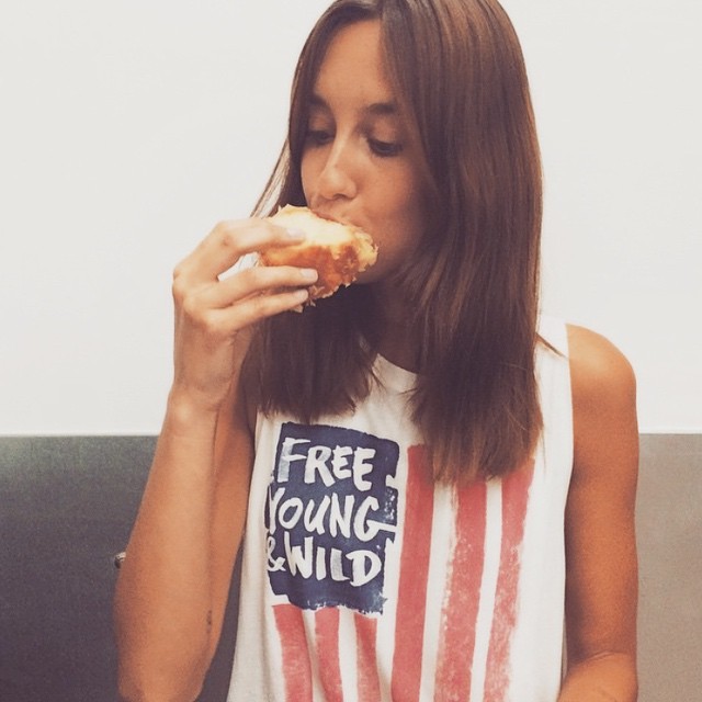 Girls With Gluten Want You To Know Happiness Is A Warm Slice Of Pizza (25 pics)