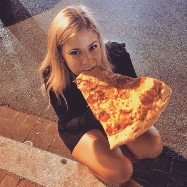Girls With Gluten Want You To Know Happiness Is A Warm Slice Of Pizza (25 pics)