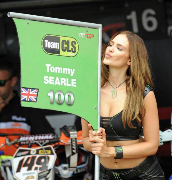 Motorsports And Red Hot Race Girls Go So Well Together (89 pics)