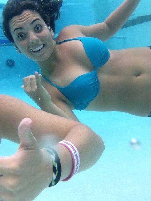 Every Man Needs A Hot Goofy Girl In His Life (41 pics)