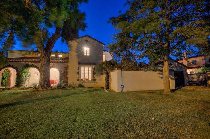 Jesse Pinkman’s House From Breaking Bad Is Now On the Market (11 pics)